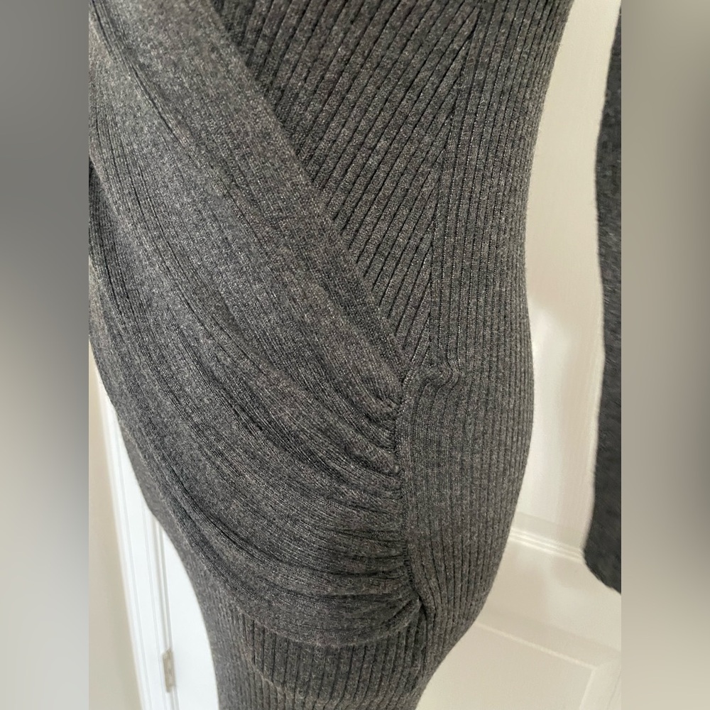 NY&CO Gray Bodycon V-Neck Dress - Picture 4 of 7
